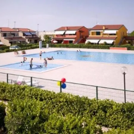 Appartamento Abitazione In Posizione Strategica Immersa Nel Villaggio Dei Fiori